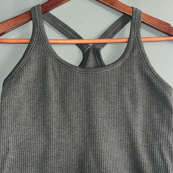 Lululemon - Picture 4 of 9